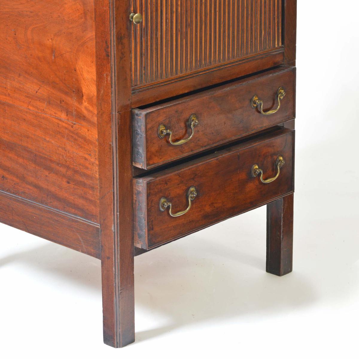 Georgian mahogany tray-top commode bedside cabinet