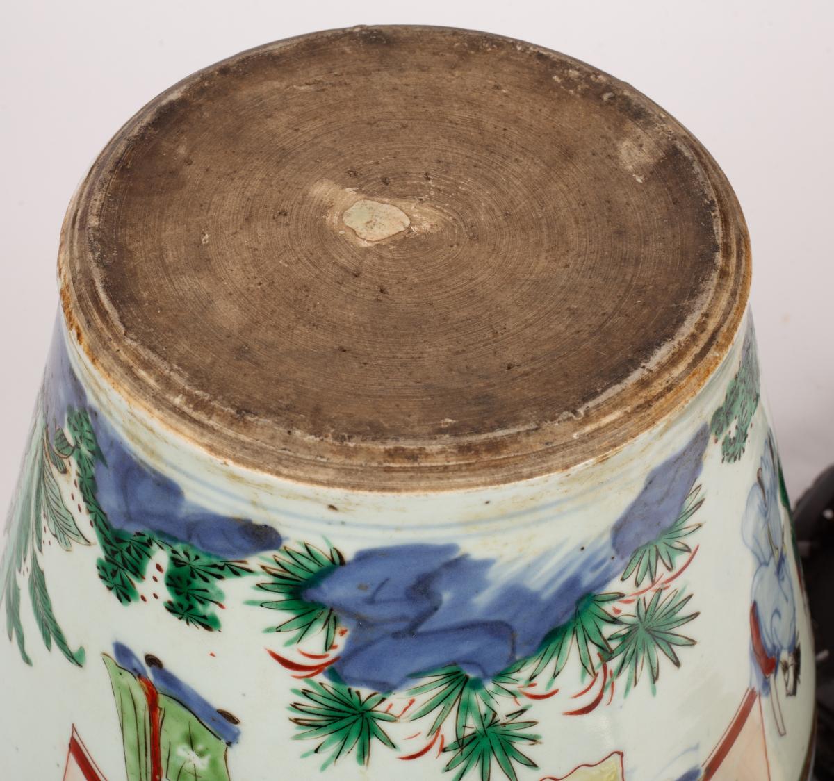 Base detail of shunzhi baluster vase
