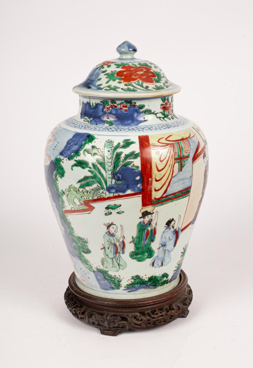 Side of Shunzhi period wucai baluster vase