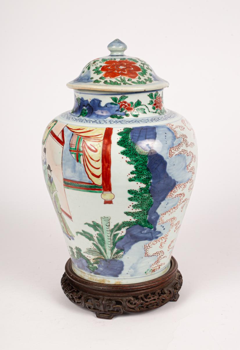 Curtain, plantain and rockwork decoration on wucai seventeenth century jar