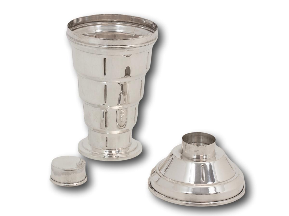 Overview of the cocktail shaker with the lid and strainer removed