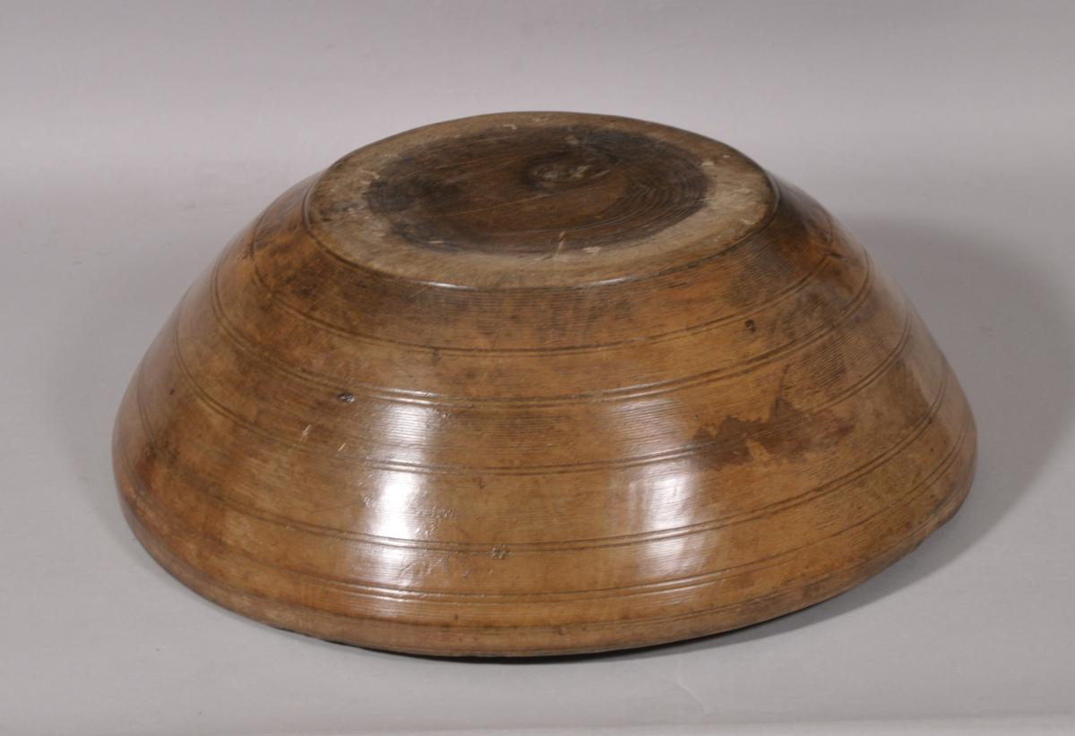 S/6003 Antique Treen Late 18th Century Sycamore Bowl