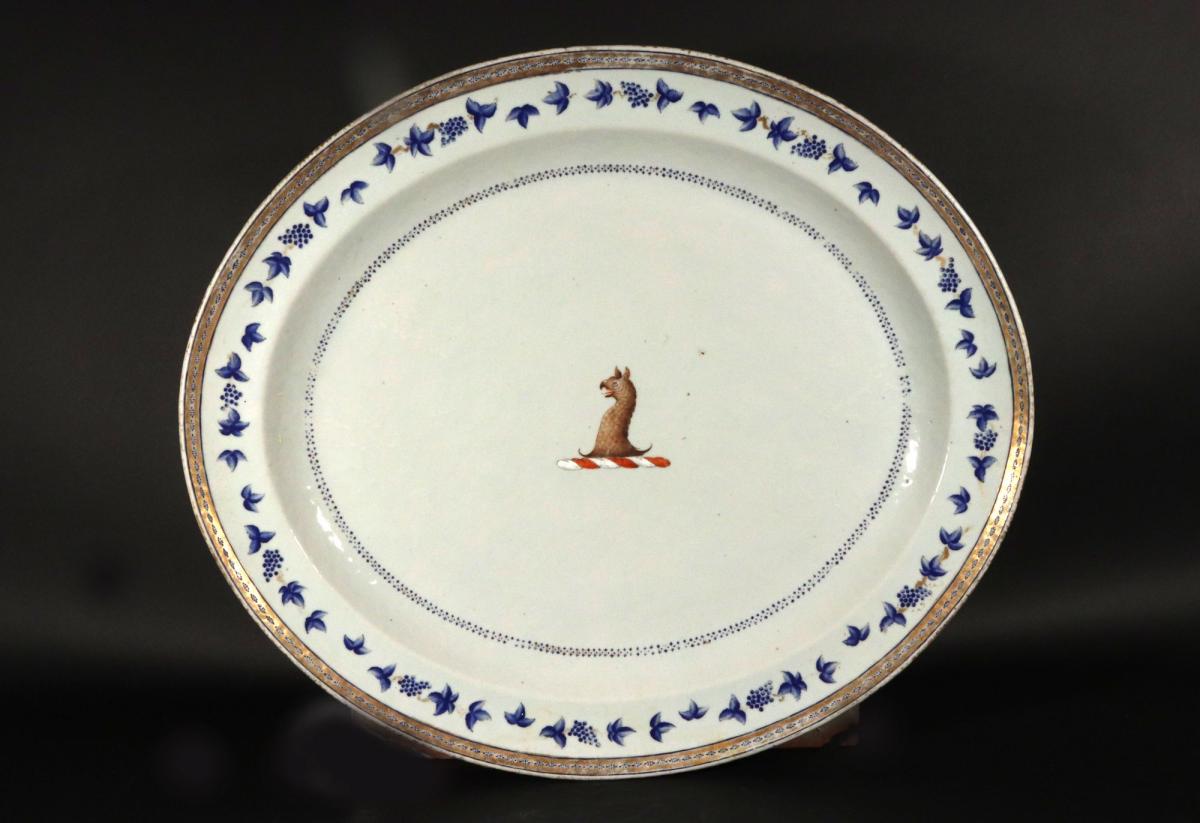 Chinese Export Porcelain Blue Enamel Border Armorial Crest Dish, Possibly Lupton Family, Circa 1780