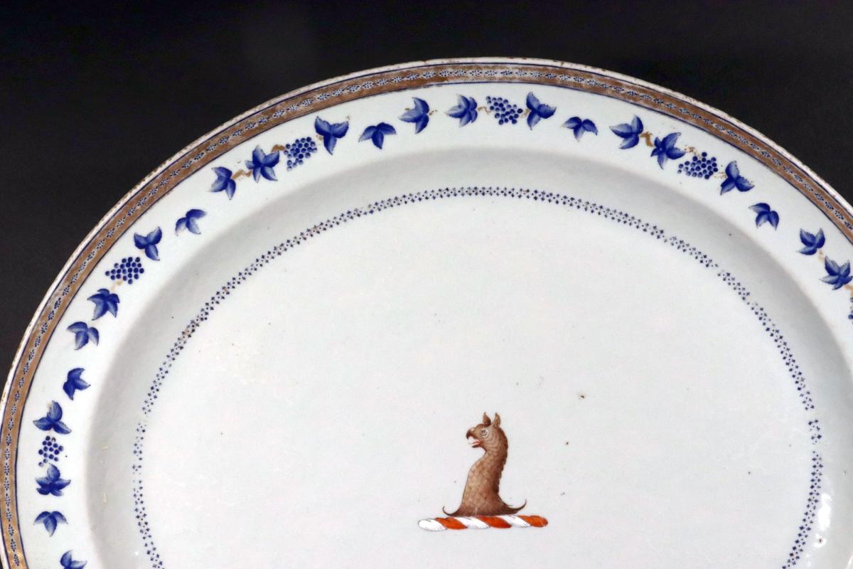 Chinese Export Porcelain Blue Enamel Border Armorial Crest Dish