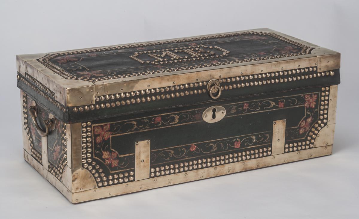 China Trade Travelling Trunk