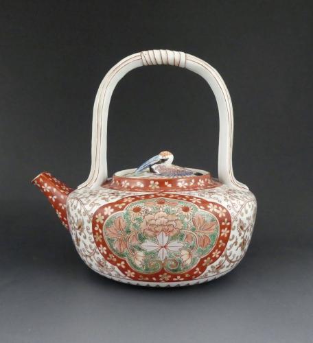 Japanese Kenjo Imari porcelain kettle