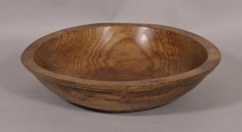 S/1761 19th Century Ash Fruit / Serving Bowl