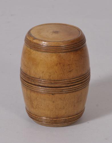 S/1585 Antique Treen 19th Century Sycamore Container