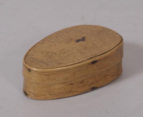 S/2828 Antique Treen 19th Century Birch Pill Box