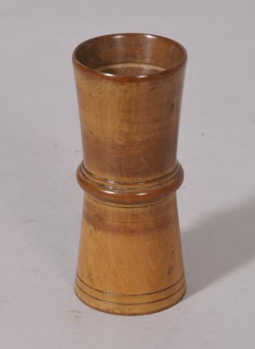 S/2860 Antique Treen 19th Century Boxwood Dice Shaker