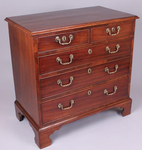 George III mahogany small chest-of-drawers