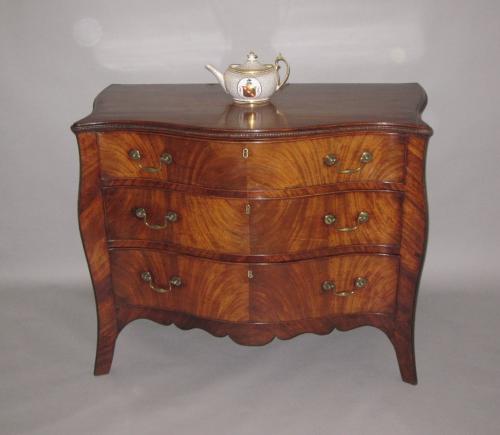 MAHOGANY SERPENTINE CHEST IN THE MANNER OF HENRY HILL. CIRCA 1770