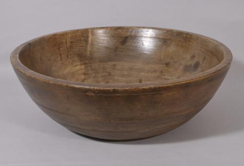 S/2925 Antique 19th Century Large Sycamore Dairy Bowl