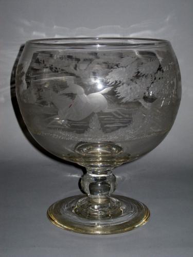 A FINE EARLY 19TH CENTURY LARGE GLASS GOBLET