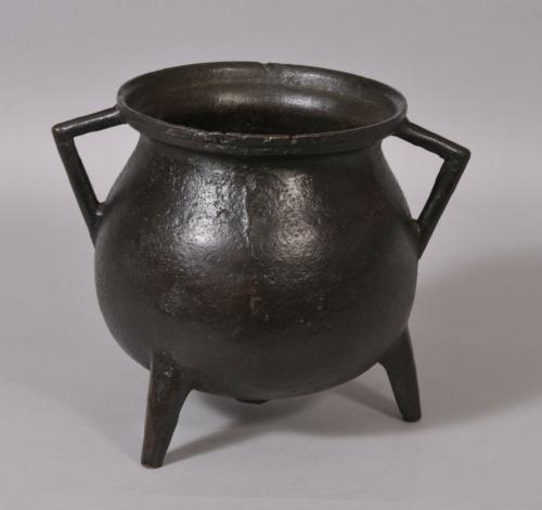 S/3034 Antique 17th Century Small Bronze Cauldron