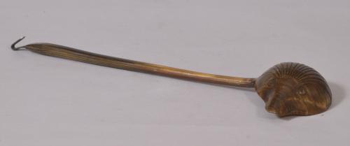 S/3051 Antique 18th Century Horn Hedgehog Ladle