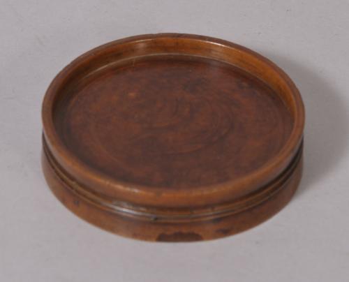 S/2780 Antique Treen 19th Century Fruitwood Double Sided Pill Rounder