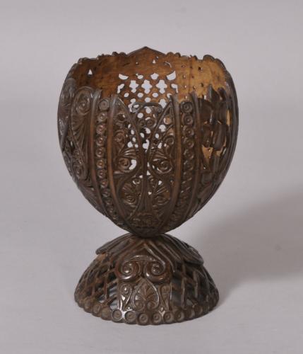 S/3056 Antique Treen Early 20th Century Anglo Indian Coconut Cup