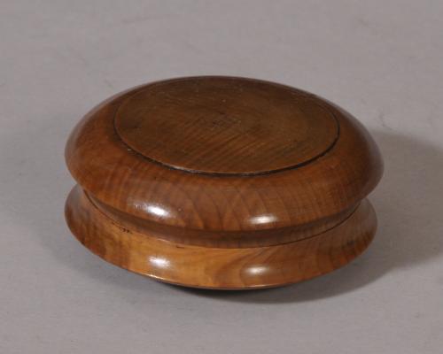 S/3099 Antique Treen 19th Century Yew Wood Pocket Snuff Box