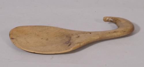 S/3148 Antique Treen 19th Century Welsh Sycamore Butter Scoop