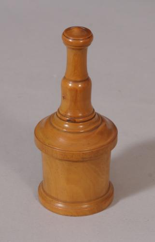 S/3156 Antique Treen 19th Century Boxwood Glove Powderer