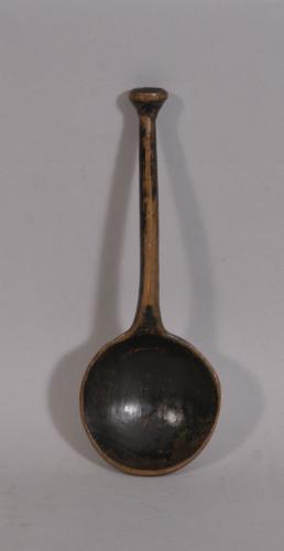S/3225 Antique Treen Early 17th Century Beech Spoon