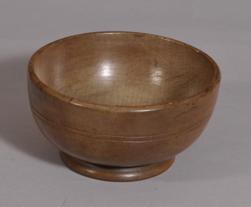 S/3334 Antique Treen 19th Century Sycamore Cawl Bowl