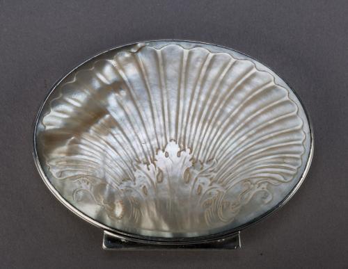 Mother of Pearl Snuff Box