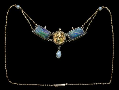 Arts & Crafts Necklace Attributed to HENRY WILSON (1864-1934)