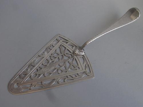 A rare George III Serving Slice made in London in 1773 by Richard Meach