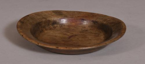 S/3676 Antique treen 18th Century Sycamore Child's Platter