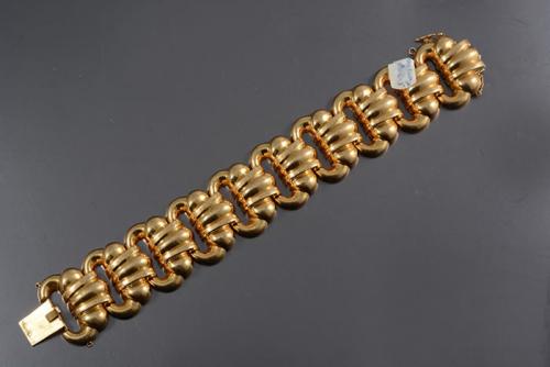 18ct Gold Shell Design Bracelet