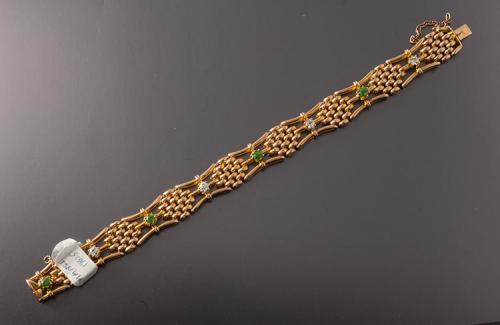 Green garnet and diamond gate bracelet