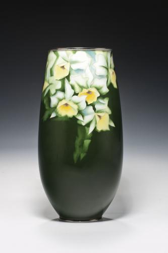 A Japanese cloisonne vase by Ando, mid Showa period