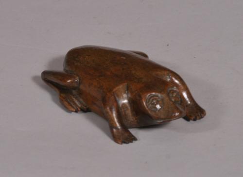 S/4040 Antique Treen 19th Century Fruitwood Frog Snuff Box
