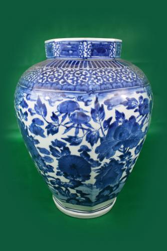 Blue and white Kakiemon type jar