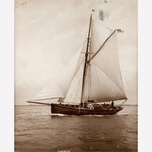 Early silver gelatin photographic print by Beken of Cowes – Yacht Senorita off IOW
