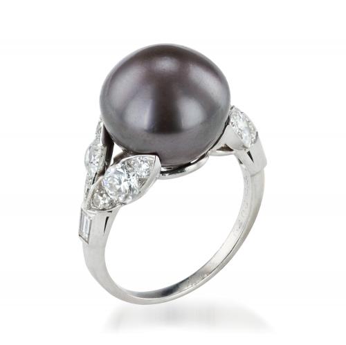 Van Cleef & Arpels South Sea Pearl and Diamond Ring