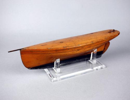 Small early pond yacht model of gaff yacht