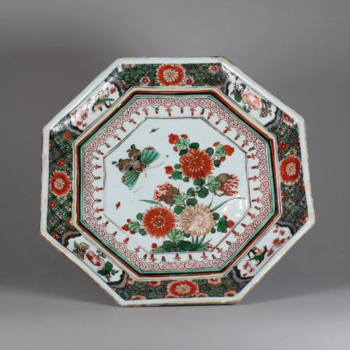 Chinese famille verte octagonal tazza, Kangxi (1662-1722) 