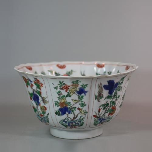 Chinese famille verte ‘birds and flowers’ moulded bowl, Kangxi (1662 – 1722)