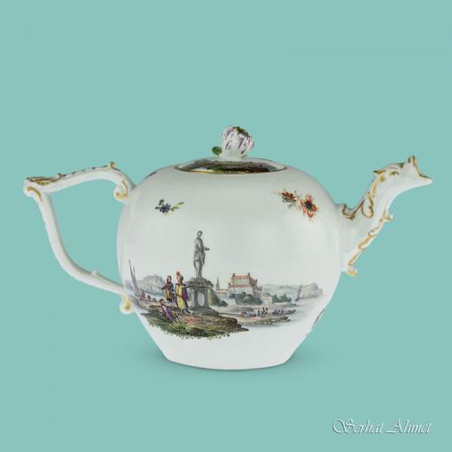 Meissen Teapot and Cover with Scenes, circa 1740