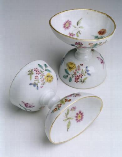 Chinese export porcelain egg stands, circa 1760, Qianlong reign, Qing dynasty