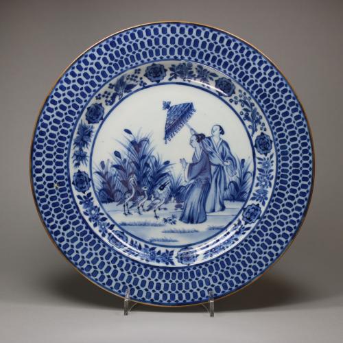 Chinese Pronk blue and white 'la dame au parasol' plate