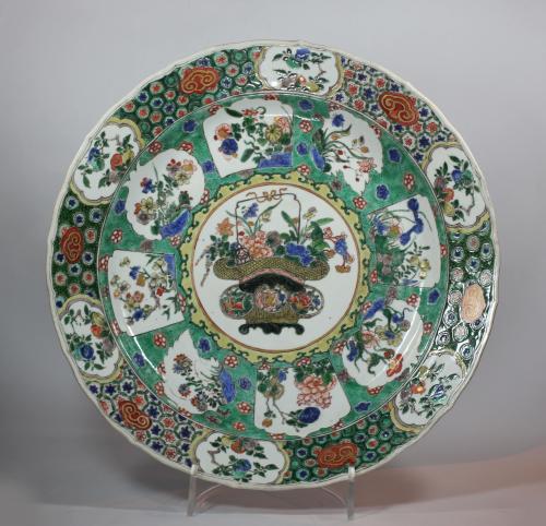 Chinese famille-verte charger, Kangxi (1668-1722)