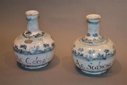A Pair of Early 18th Century Savona drug jars