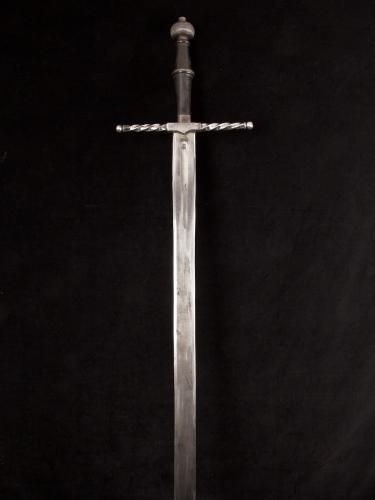 Decorative broadsword in the 16th Century style_a