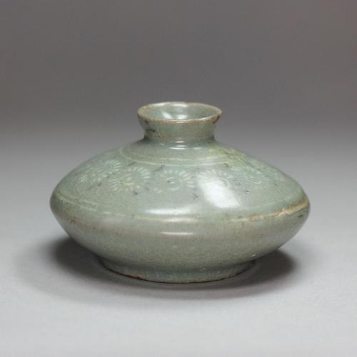 Korean celadon stoneware oil bottle, Koryo dynasty (12th-13th century)