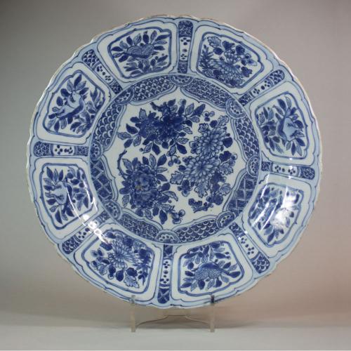 Chinese blue and white kraak dish with lobed rim, Transitional Period (1620-1683)