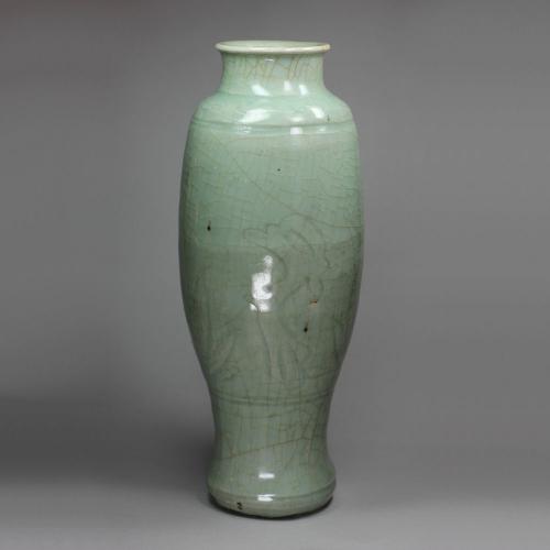 Chinese Ming celadon vase Yuan/Ming(1280-1644)